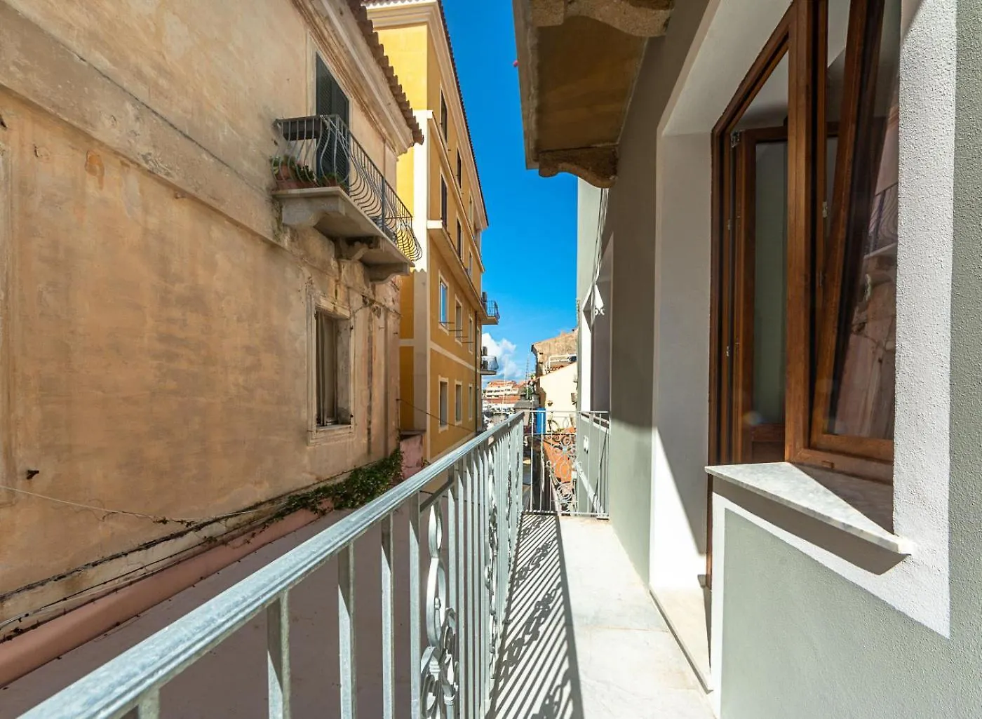 Apartment Magnifico Appartamento Nel Cuore De La Maddalena La Maddalena  Italy